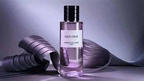 dior parfum schwarze flasche|Gris Dior: Unisex Eau de Parfum with Chypre Notes .